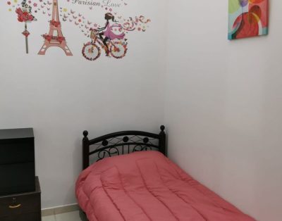 Furnished private room Available for rent in Discovery Garden