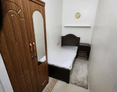 Comfortable partition room for rent in Bur Dubai